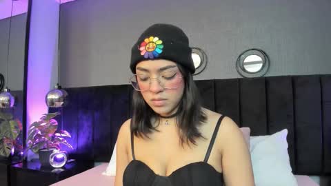 rebeca_taylor_ online show from March 1, 2026, 12:51 pm