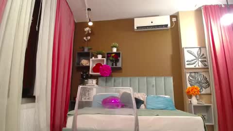 Snapshot of rebecablackx chatting on February 28, 2025, 8:20 am rebecablackx online show from February 28, 2025, 8:20 am