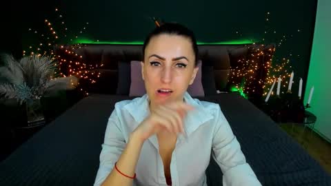 rebecca_diamonds online show from March 5, 2026, 7:48 am