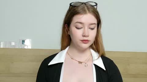 Snapshot of rebecca_lace chatting on September 18, 2025, 6:10 pm rebecca_lace online show from September 18, 2025, 6:10 pm