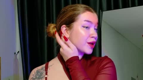 Snapshot of rebecca_lace chatting on October 22, 2025, 9:58 pm rebecca_lace online show from October 22, 2025, 9:58 pm