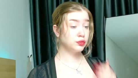 Snapshot of rebecca_lace chatting on October 29, 2025, 9:49 pm rebecca_lace online show from October 29, 2025, 9:49 pm