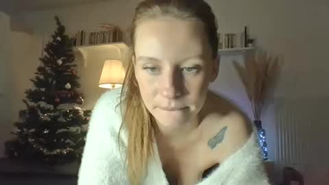 Snapshot of rebeccabow chatting on December 2, 2024, 7:05 pm CuttieBecca online show from December 2, 2024, 7:05 pm