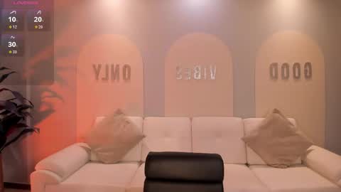 Rebe online show from November 21, 2025, 7:34 pm