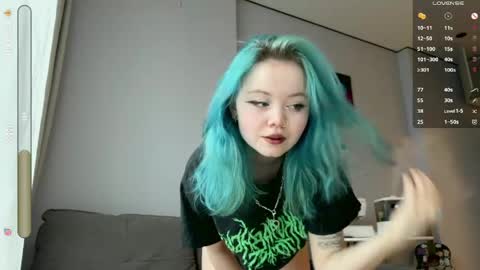 Rebecca Nikson online show from April 15, 2026, 3:13 am