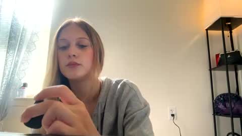 rebeccascottx online show from August 5, 2026, 9:39 pm