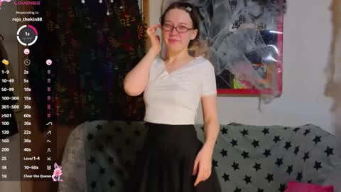 Lara online show from November 4, 2025, 2:21 am