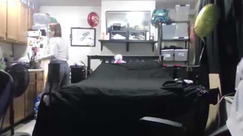 Keely KeKe Kiwi online show from January 15, 2026, 6:22 pm