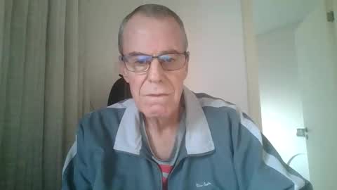 Snapshot of recasc chatting on May 31, 2026, 7:37 pm Rene online show from May 31, 2026, 7:37 pm