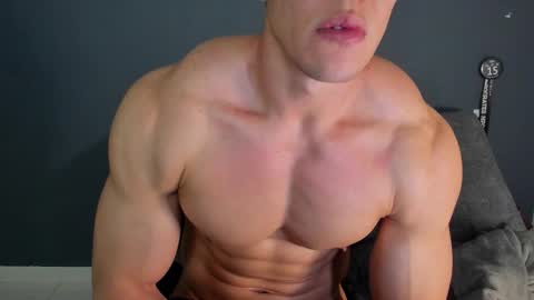 Snapshot of recce_taylor4 chatting on November 7, 2025, 3:39 am twitter REECET26 instagram RECCETAYLOR online show from November 7, 2025, 3:39 am