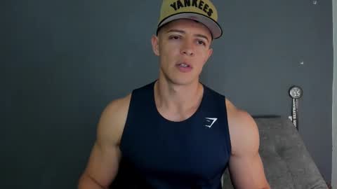 Snapshot of recce_taylor4 chatting on November 9, 2025, 2:21 am twitter REECET26 instagram RECCETAYLOR online show from November 9, 2025, 2:21 am