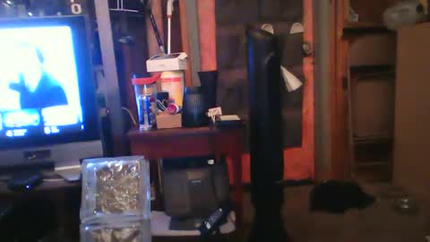 Snapshot of recka810 chatting on February 17, 2025, 10:29 am recka810 online show from February 17, 2025, 10:29 am