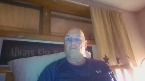 Snapshot of recman15 chatting on October 7, 2025, 3:14 am Mtn. Man online show from October 7, 2025, 3:14 am