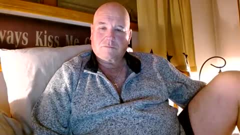 Mtn. Man online show from November 14, 2025, 3:38 am