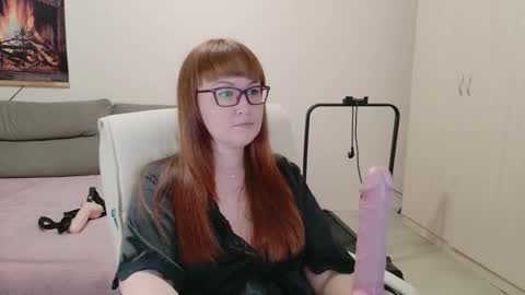 Snapshot of red_fox777 chatting on October 20, 2025, 5:24 pm Lisa online show from October 20, 2025, 5:24 pm