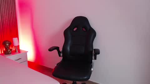 Kitty online show from October 18, 2025, 10:21 pm