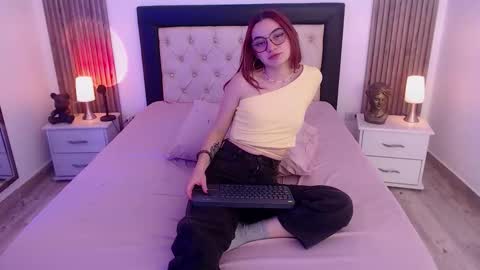 Kitty online show from October 27, 2025, 8:57 pm