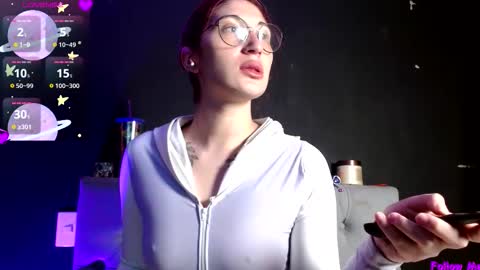 Snapshot of red_moonn chatting on February 4, 2026, 3:45 am IG OF red moonn online show from February 4, 2026, 3:45 am