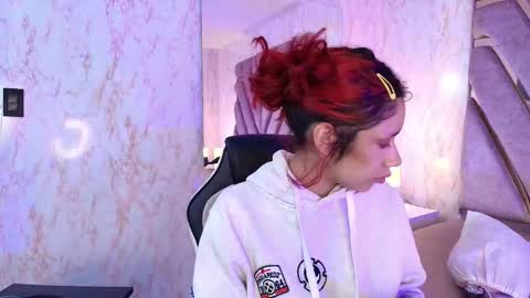 red_pandaa online show from January 10, 2026, 3:19 am