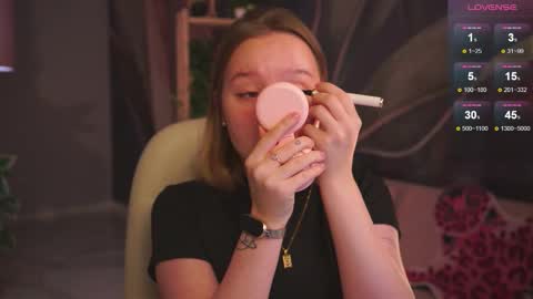 QUEEN OF EVIL online show from October 4, 2025, 2:20 am