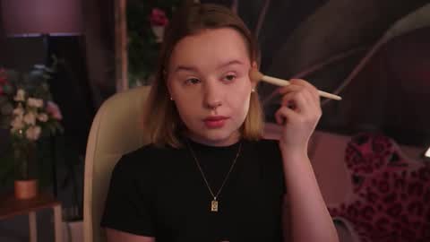 QUEEN OF EVIL online show from October 5, 2025, 2:10 am