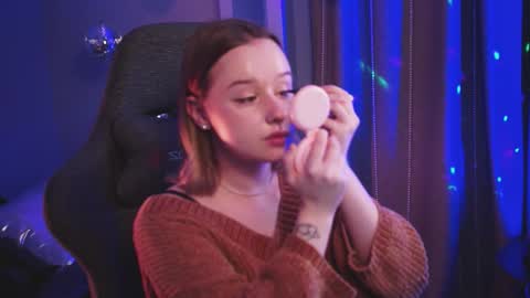 QUEEN OF EVIL online show from October 18, 2025, 2:25 am