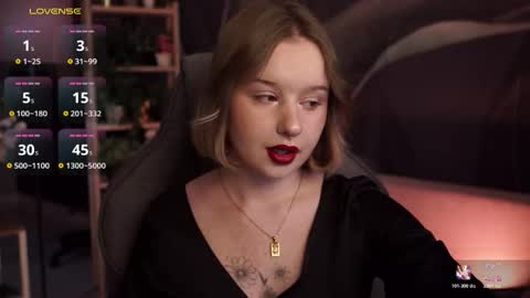 QUEEN OF EVIL online show from November 15, 2025, 3:04 am