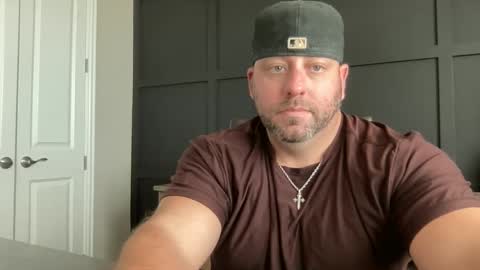 Snapshot of redbull1414 chatting on January 27, 2025, 10:27 pm RedBull online show from January 27, 2025, 10:27 pm