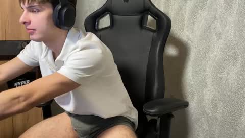 redbullshine online show from October 8, 2025, 6:38 pm