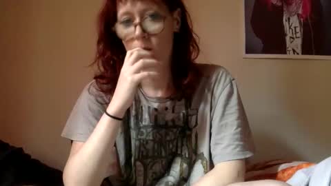 redcassie666 online show from June 3, 2026, 12:52 pm