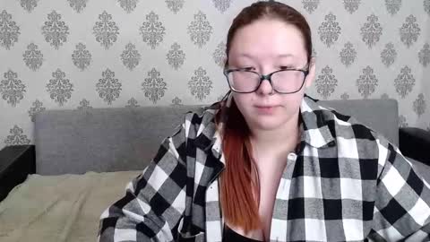 Snapshot of redchloee chatting on October 12, 2025, 8:24 am Chloe online show from October 12, 2025, 8:24 am