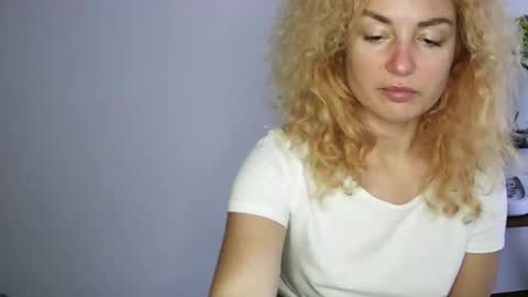 reddgirll online show from February 7, 2025, 5:18 pm