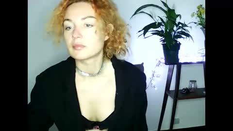 reddgirll online show from February 14, 2025, 7:33 pm