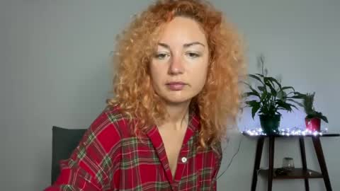 reddgirll online show from February 21, 2025, 7:45 am