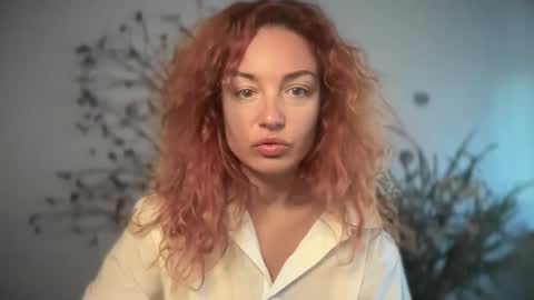 reddgirll online show from September 23, 2025, 7:11 am