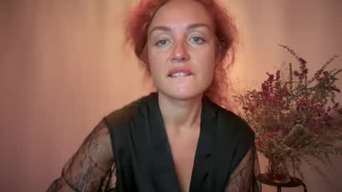 reddgirll online show from October 11, 2025, 9:35 pm