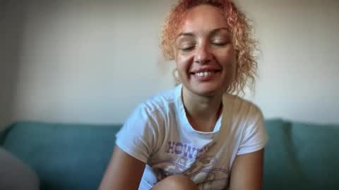 reddgirll online show from October 20, 2025, 9:32 am