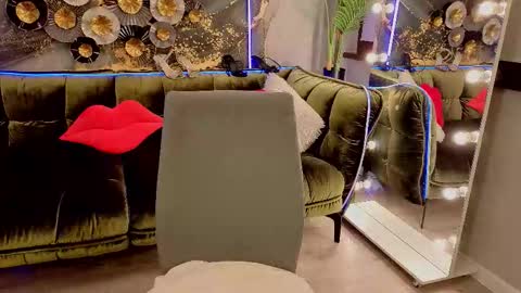 Lily online show from September 24, 2025, 11:08 pm