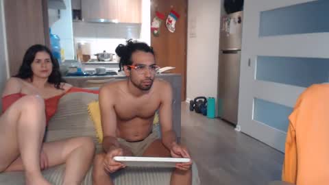 Snapshot of redfloweer chatting on December 21, 2024, 10:30 pm redfloweer online show from December 21, 2024, 10:30 pm