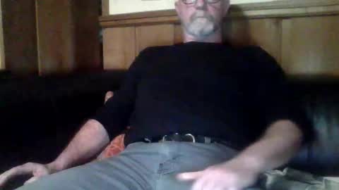 redfox60010 online show from April 20, 2026, 10:33 pm