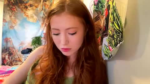 Snapshot of redgingersnapz chatting on September 15, 2025, 2:06 pm RedGingerSnapz online show from September 15, 2025, 2:06 pm