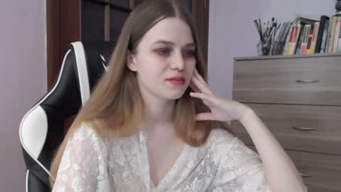 Lily online show from December 29, 2024, 6:14 am