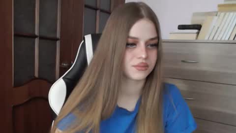 Lily online show from February 5, 2026, 3:55 am