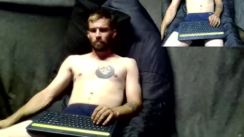 Snapshot of redheadlover828 chatting on October 16, 2025, 7:26 pm Kevin online show from October 16, 2025, 7:26 pm