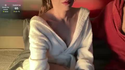 Glamour Wife Real online show from April 16, 2026, 7:14 pm