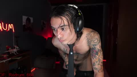 Red online show from April 8, 2026, 5:40 am