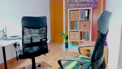 Snapshot of redskyxxx_ chatting on January 14, 2025, 11:31 am Sofia online show from January 14, 2025, 11:31 am