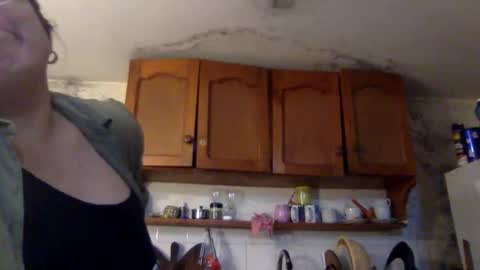 Snapshot of redwinelipss chatting on October 14, 2025, 5:08 am redwinelipss online show from October 14, 2025, 5:08 am