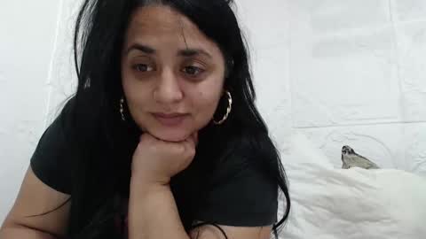 Reea online show from November 3, 2025, 8:32 pm