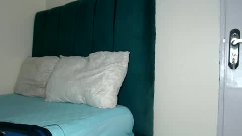 Snapshot of reem_wonder chatting on November 13, 2025, 2:54 am Reem online show from November 13, 2025, 2:54 am